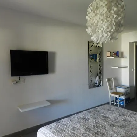 A 5mn A Pied Des Plages Appartement *